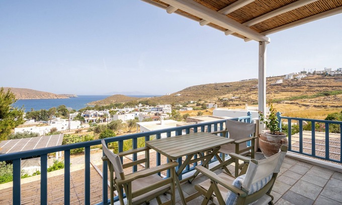 Livadi House | Holiday Home 'Almira 2' with Sea View, Wi-Fi and Air Conditioning