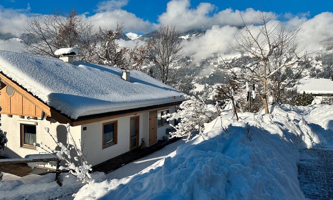 Gerlosbergeben House | Holiday Home 'Anton' with Mountain View, Private Terrace and Wi-Fi