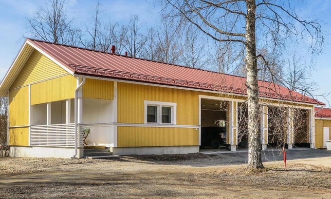 Pyhasalmi House | Cozy Holiday Home Aseman Saunatupa with Hot Tub & Pets Welcome