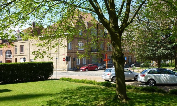 Ypres House | Prime Holiday Home Astrid Near Cathedral with Hot Tub