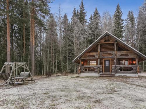 Hankasalmi House | Discover Holiday Home Aurinkoniemi with Hot Tub Amenities