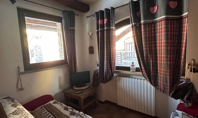 Sestriere House | Inviting 'Baita Plagnol' with Mountain View & Balcony