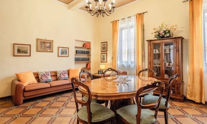 Altopascio House | Inviting Holiday Home 'Bellavista Altopascio' with Terrace