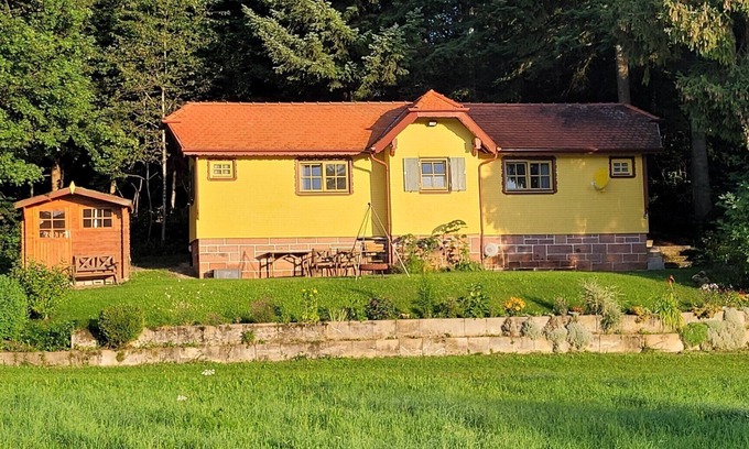 Dornhan House | Idyllic Holiday Home 'Bienenhaus' with Garden & Wi-Fi