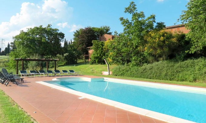 Castiglione del Lago House | Discover Holiday Home Borgo del Papa: 4-Star Retreat with Pool