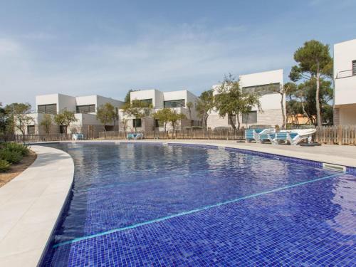 Llafranc House | Inviting Holiday Home Brasil with Pool & Kitchen Amenities