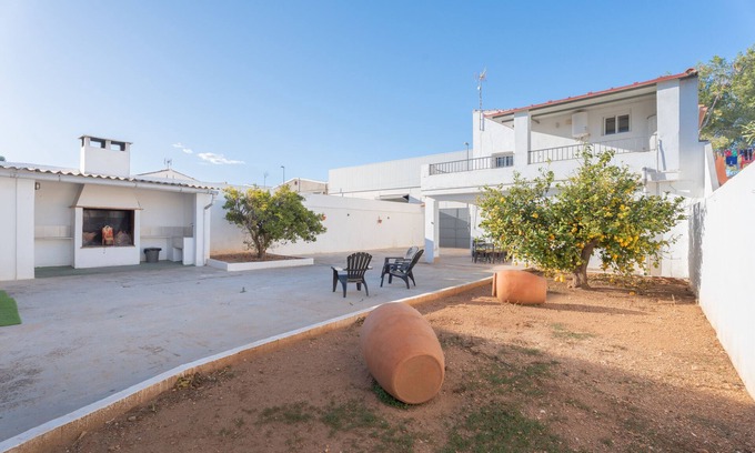 Tous House | Relaxing Holiday Home 'Ca Michico' with Private Pool & Wi-Fi