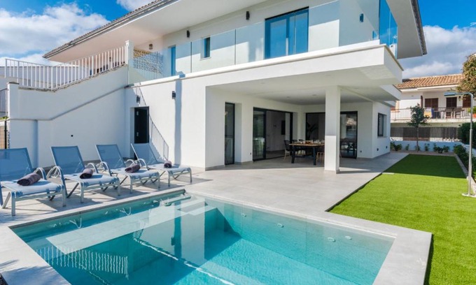 es Bacares House | Discover Ca na Cati: Family-Friendly Retreat with Pool