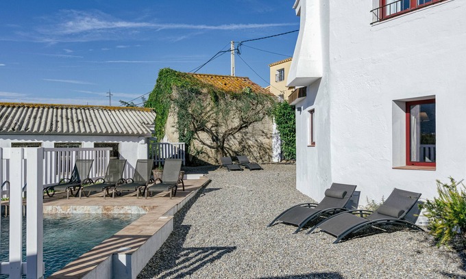 Llanca House | Holiday Home 'Can Bosch' with Mountain View, Wi-Fi and Air Conditioning