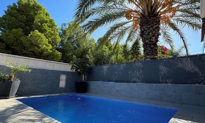 Vergel House | Relaxing Holiday Home "Casa Ana" with Pool Near the Beach