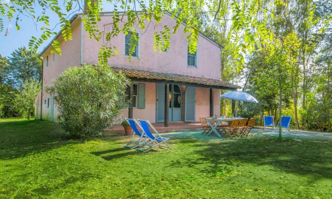 Lorenzana House | Pet-Friendly Retreat at Locazione Turistica Casa Bianca