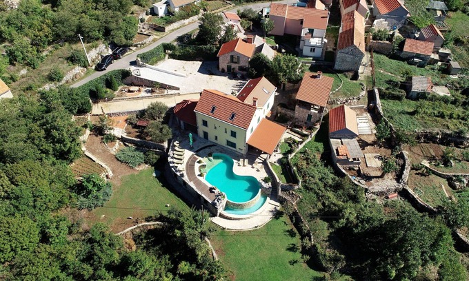 Zadvarje Villa | Charming Holiday Home Casa Country with Ocean View & Pool