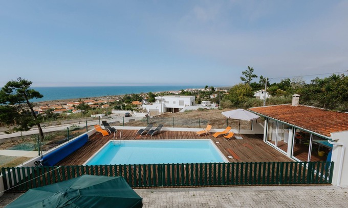 Quiaios House | Coastal Escape at Casa Das Camarinhas with Pool & Wi-Fi