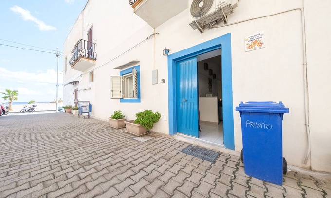 Canneto House | Beautiful Holiday Home 'Casa di Nonna Anna' by the Beach