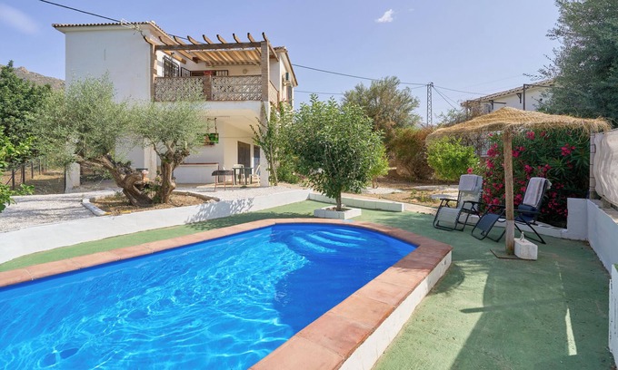 Los Cortijillos House | Inviting Holiday Home 'Casa Domi' with Pool & Mountain Views