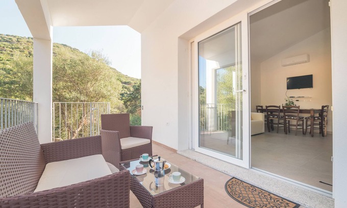 Schifoni House | Experience Casa Isabella Eleonora: Mountain View Retreat