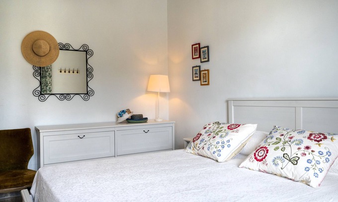 Cozze House | Sea View Retreat: Casa Del Riccio with Private Garden & Spa