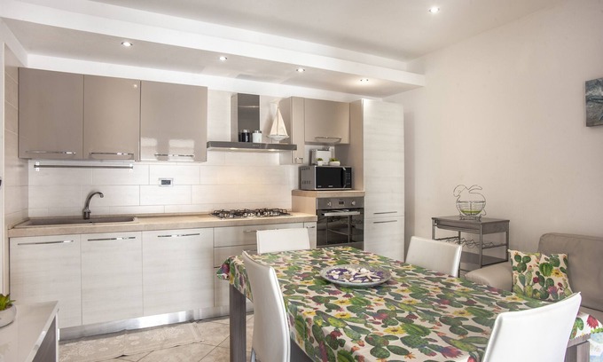 Sarroch House | Idyllic Holiday Home Casa Vacanze Giulia e Elisa by the Beach