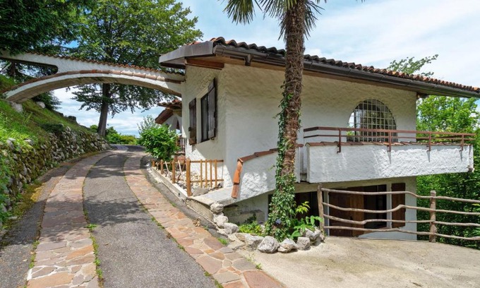 Arolo House | Discover Holiday Home Casa nel Bosco: Oceanfront Retreat