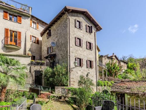Santa Maria - Rezzonico House | Charming Holiday Home Casa Sul Torrente - Pet & Child Friendly