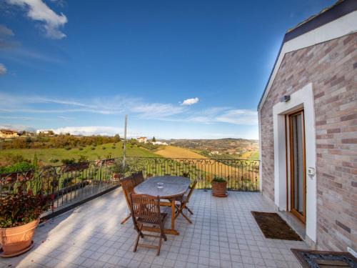Collecorvino House | Family-Friendly Retreat at Holiday Home Casale Vincenzo
