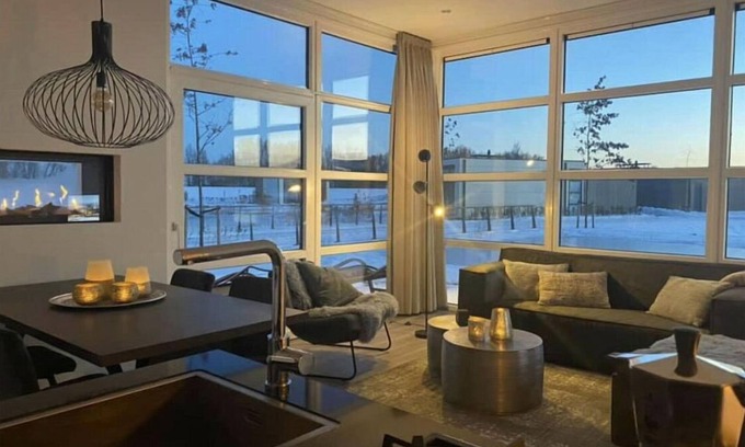 Olburgen Apartment | Chalet 79: Family-Friendly Retreat with Breakfast & Kitchen