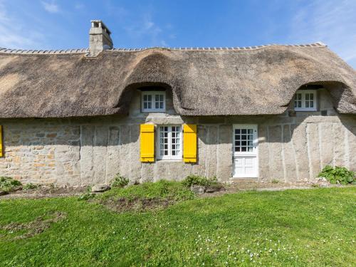 Tregunc House | Cozy Holiday Home Chaumiere Natelliou - 9/10 Guest Rated