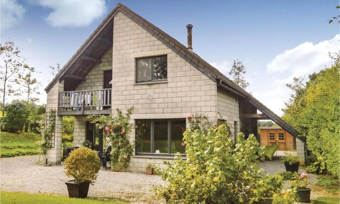 Hamoir House | Cozy Home in Comblinay with Kitchen & Family-Friendly Amenities