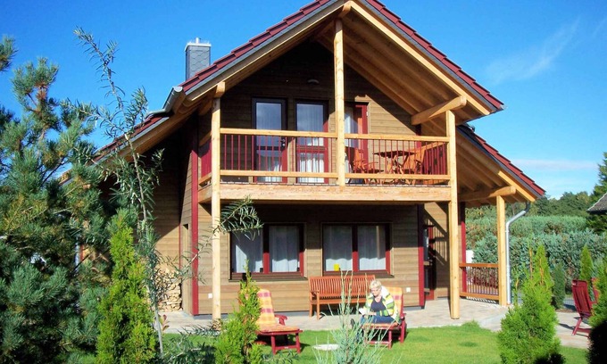 Zempin House | Cozy Holiday Home with Infrared Cabin and Garden Oasis