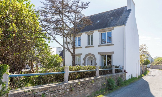 Penmarch House | Holiday Home 'Cozy Breizh -4 Ch 8 Pers- 1km Plage' with Private Terrace, Private Garden and Wi-Fi