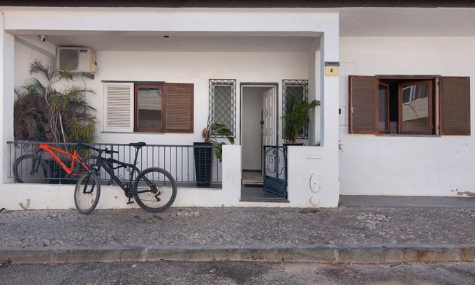 Faro House | Holiday Home 'Crt' with Private Terrace and Wi-Fi