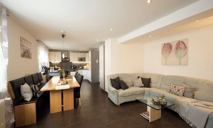 Schienen House | Beautiful Vacation Home “Hulda” by Lake Constance with Wi-Fi