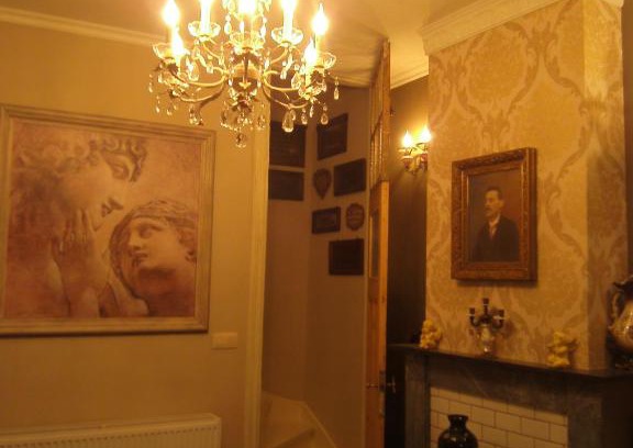 Ieper House | Discover Holiday Home De Historie: Family Retreat with Hot Tub