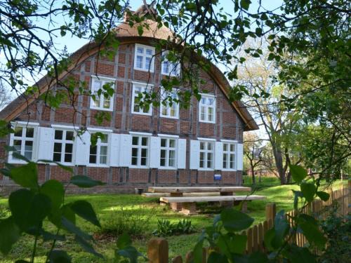 Modlich Apartment | Enjoy Family Retreats at Holiday Home Deichkind by Elbe