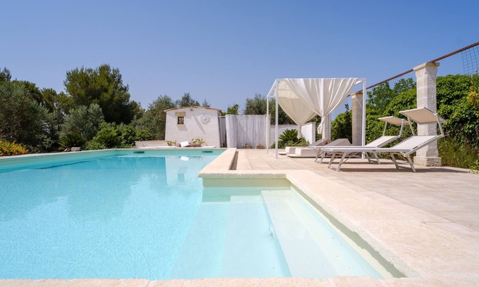 Manfio House | Relaxing Holiday Home Dependance Rosy with Pool & Garden