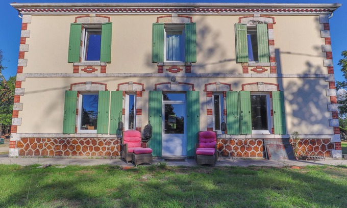 Trensacq House | Relaxing Holiday Home 'Domaine Les Maisons Des Houssats'