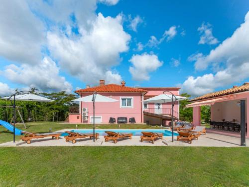 Strmac House | Ideal Holiday Home Dordana - LBN440 with Pool & Fireplace
