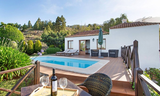 Tijarafe House | Sea View Holiday Home 'El Lomito' with Pool and Wi-Fi