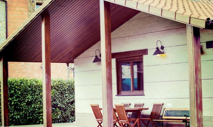 Ocenilla House | Relaxing Holiday Home 'El Mirador De La Toba' with Garden