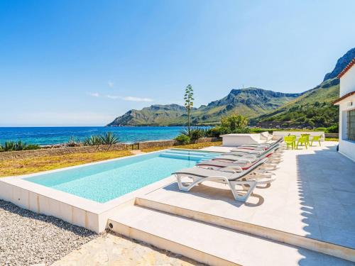 Betlem de Marina House | Relax at Holiday Home Xoroi with Oceanfront Pool Access