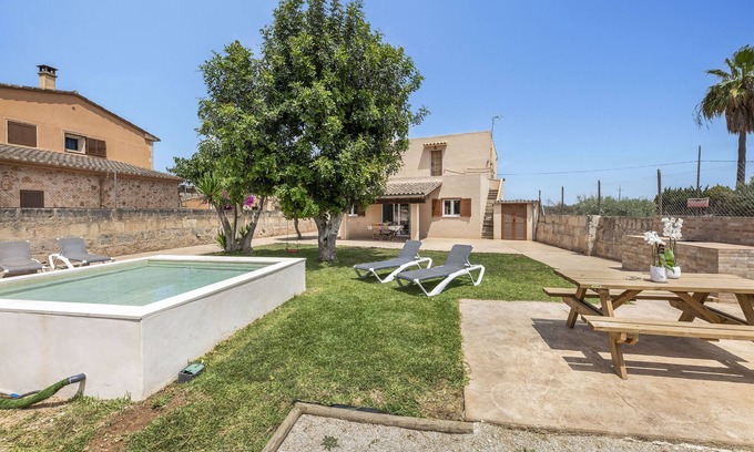 Algaida House | Es Cos Holiday Home: Garden, Wi-Fi & 9.6/10 Guest Rated