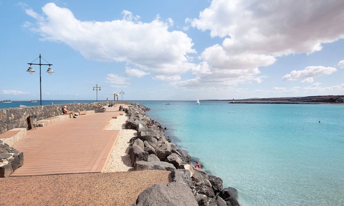 Puerto del Rosario Apartment | Cozy Holiday Home Juana with Ocean View & Terrace Access