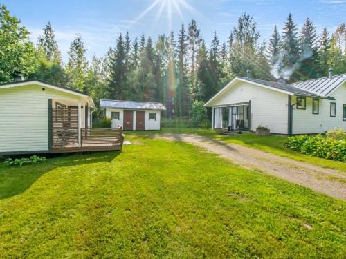 Mikkeli House | Relaxing Holiday Home Eteläaho with Hot Tub & Kitchen