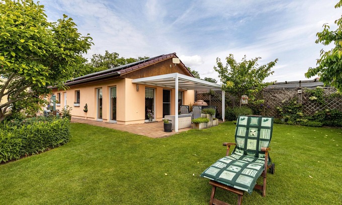 Neuruppin House | Cozy Holiday Home with Ocean View and Private Terrace