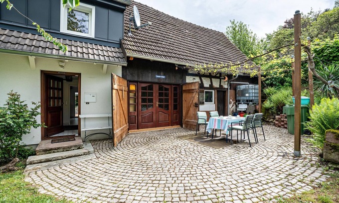 Lauf House | Guest Rated 10/10: Ferienhaus S' Äckerle with Garden Oasis