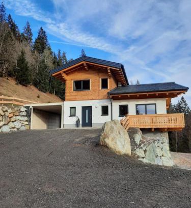 Radstadt House | Experience Chalet Bauernhaus Stoffengut with Hot Tub Bliss
