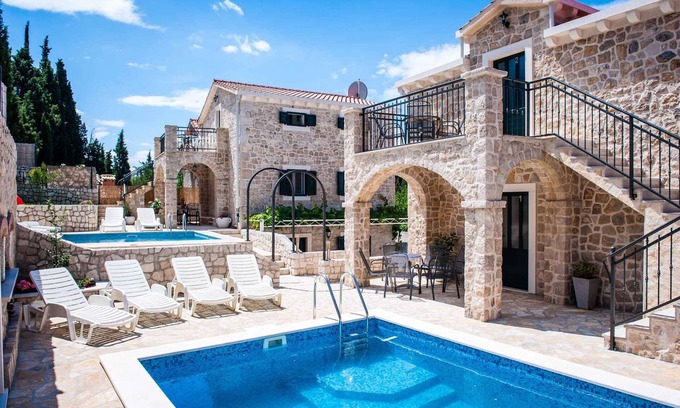 Kremena House | Spacious Holiday Home for 24 with Outdoor Pools & Ocean View
