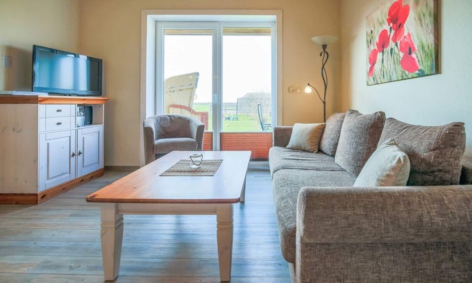 Sahrensdorf House | Cozy Holiday Home for 5 with Oceanfront Views in Fehmarn