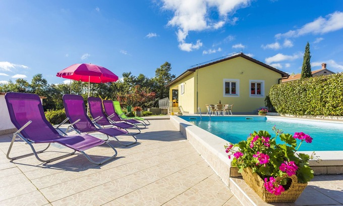 Krizanci House | Idyllic Holiday Home with Private Pool and Ocean Views