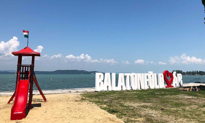 Balatonfoldvar House | Family-Friendly Holiday Home with WiFi in a Quiet Spot
